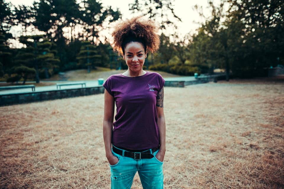 elua - Shirt - condensed introvert // girls